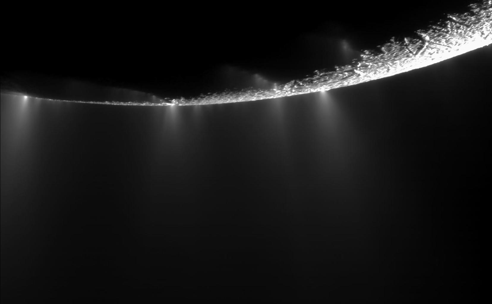 100516 enceladusjets 1