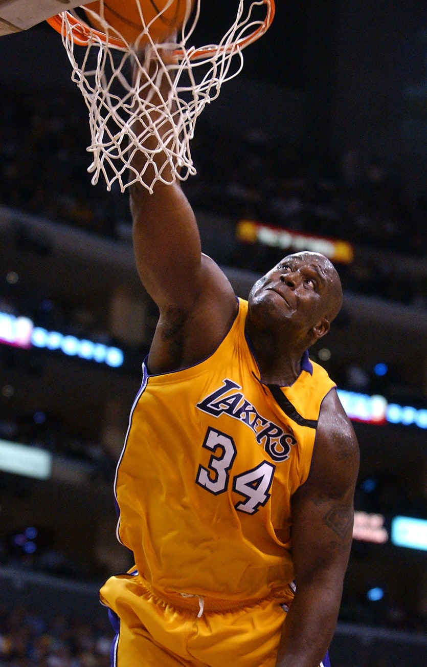 Basketball player shaquille o'neal, who had osteoarthritis, shooting a goal