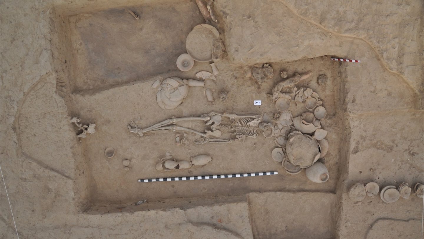 A skeleton with typical Indus Valley Civilisation grave goods.