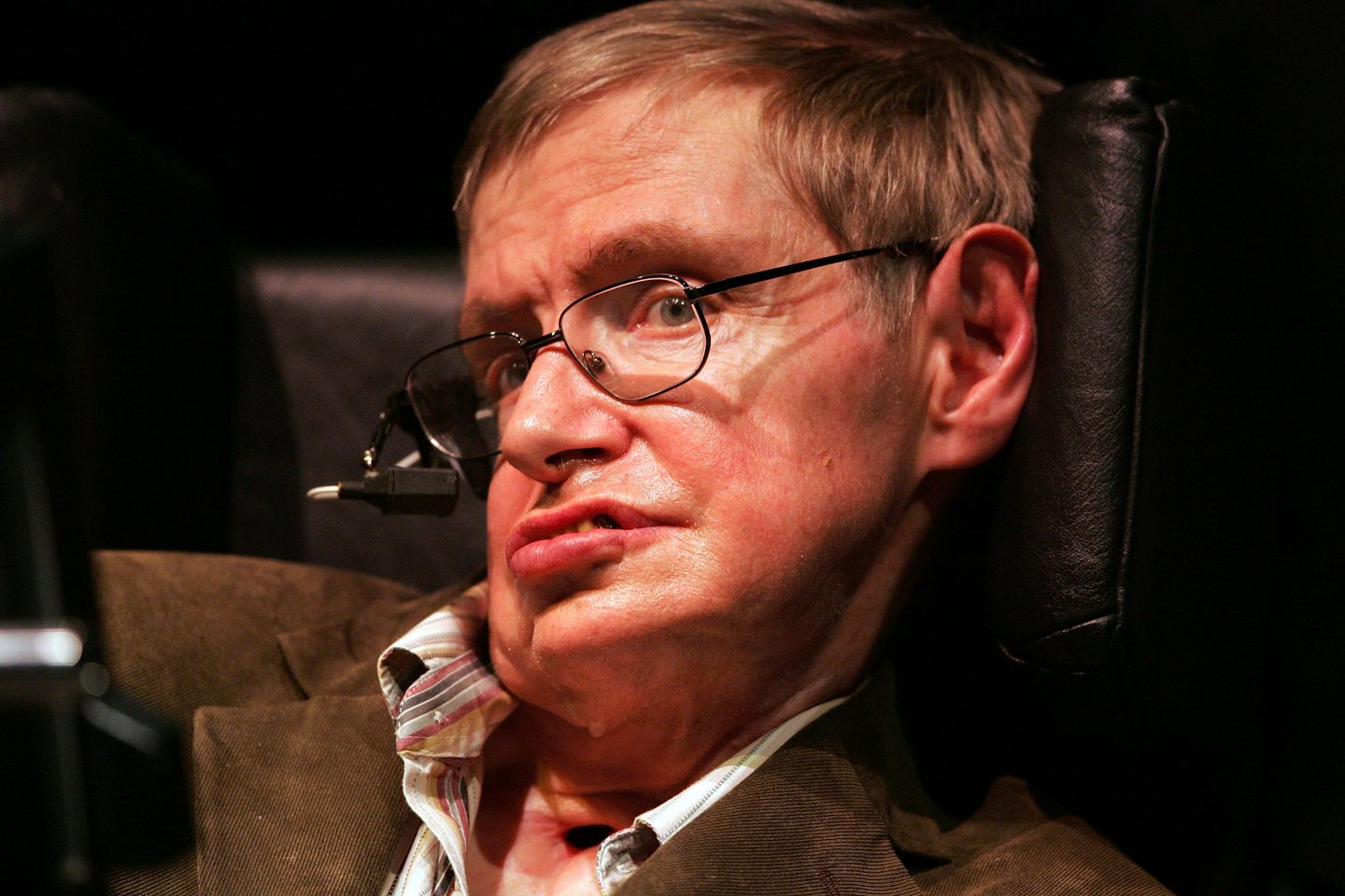 Stephen Hawking delivering a lecture at Berkeley in 2007.