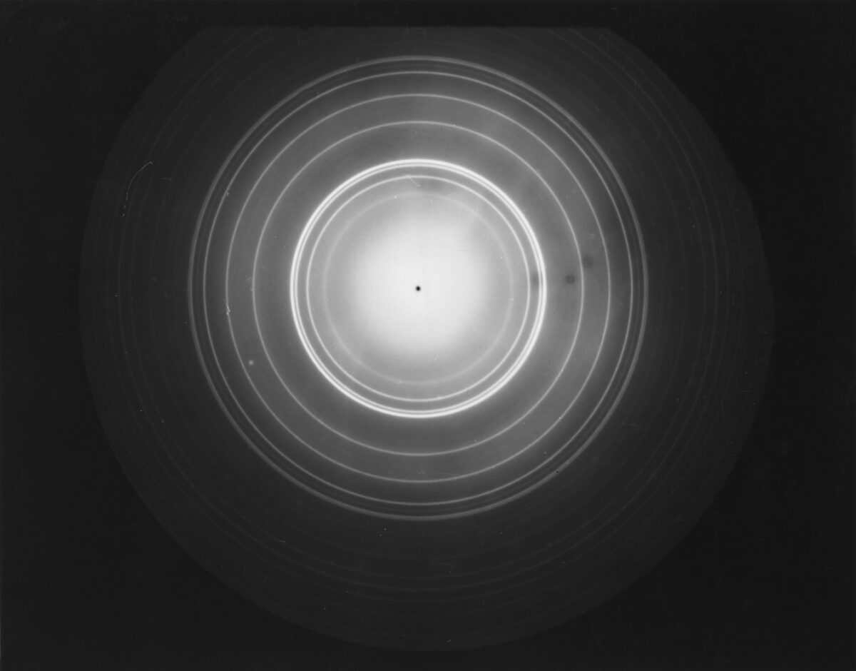 Дифракция электронов. Electron Diffraction. Дифракция планеты. Дифракция в фотографии. Дифракция планеты на краях.