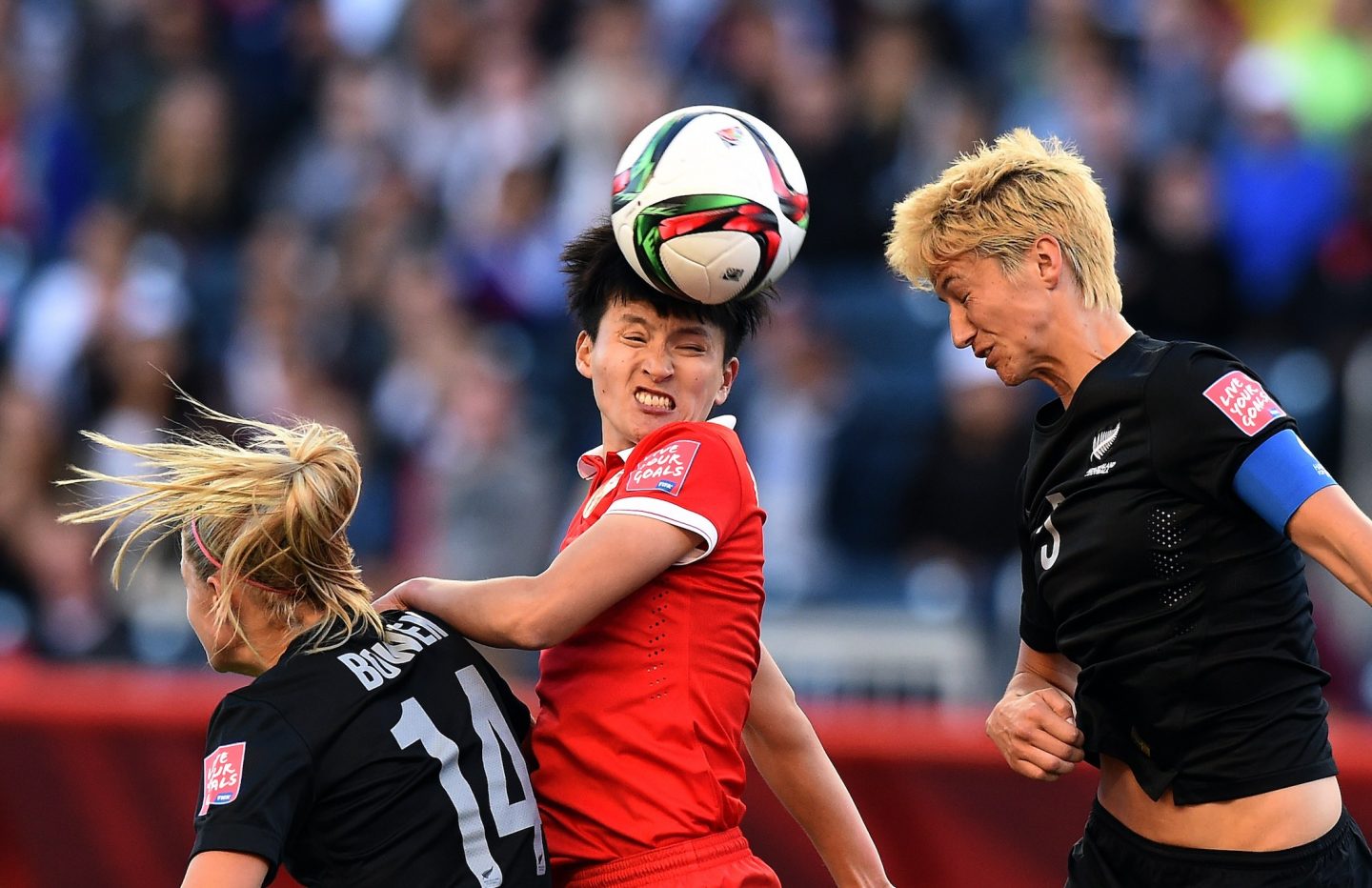 Head-injury risk higher for female soccer players, massive survey