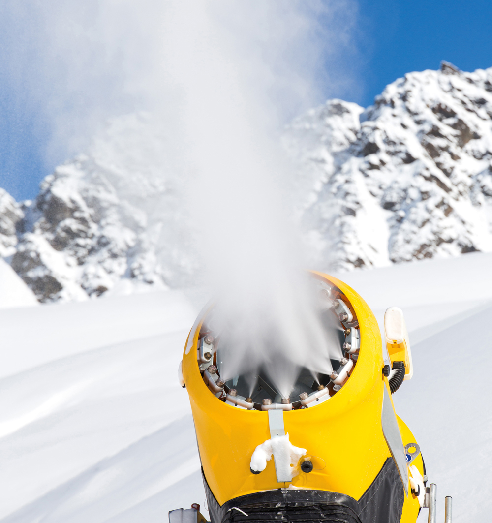 How does a snow machine work?