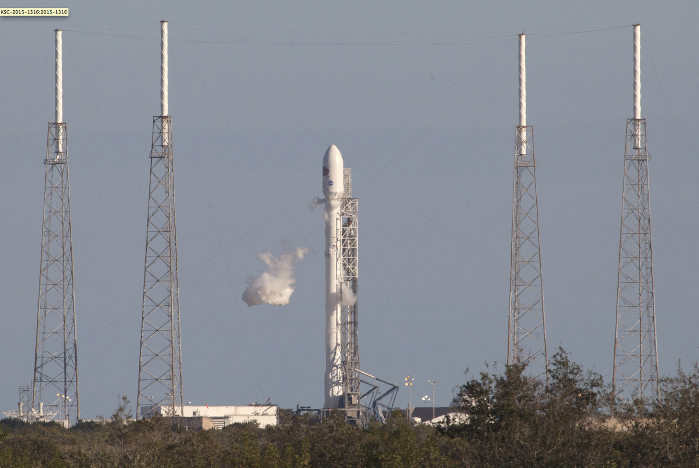 SpaceX launch delayed due to bad weather - Cosmos Magazine