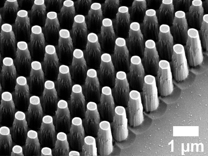 A zoomed-in image of nanopillars on a metalens.