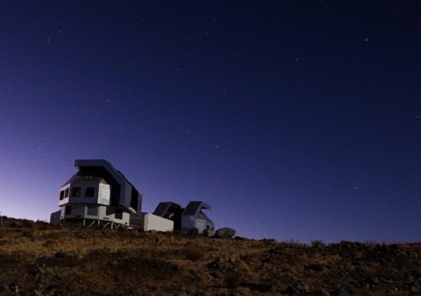 Magellan telescopes in chile at night ds tuc - ds tuc ab hot neptune