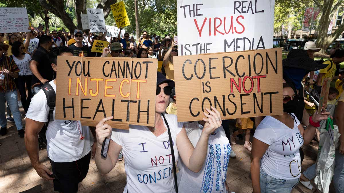 Protestors are seen at an anti-vaccination rally in Sydney.