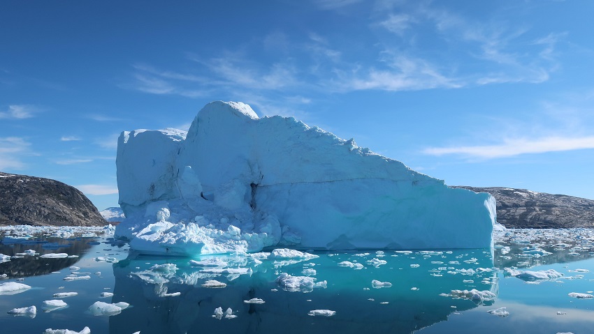 Icebergs in sermilik fjord se greenland. Image jpeg small