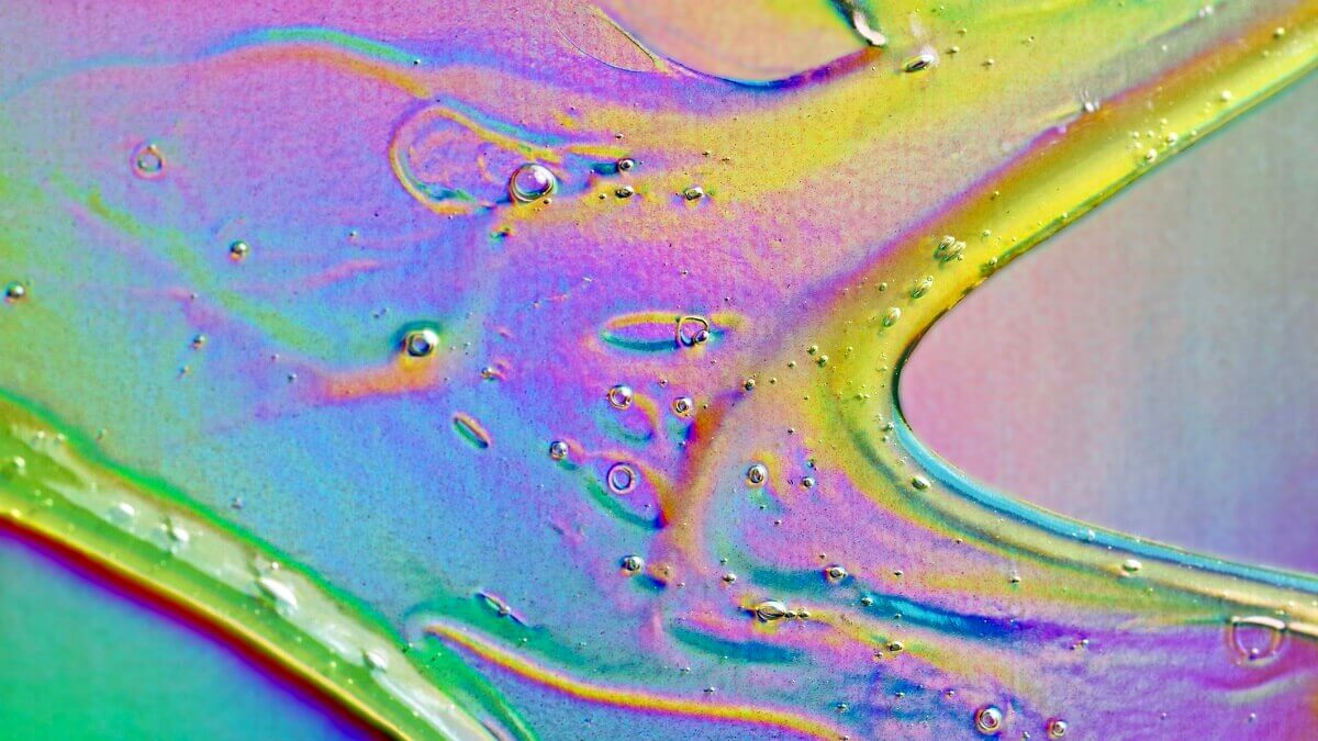 photo of iridesent oil