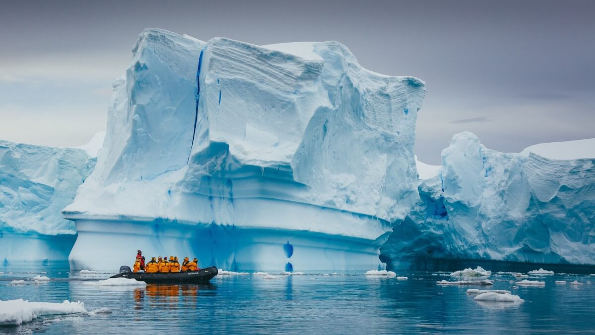 tourist deaths in antarctica 2022