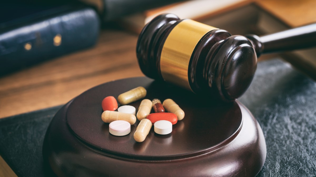 judge gavel on pills