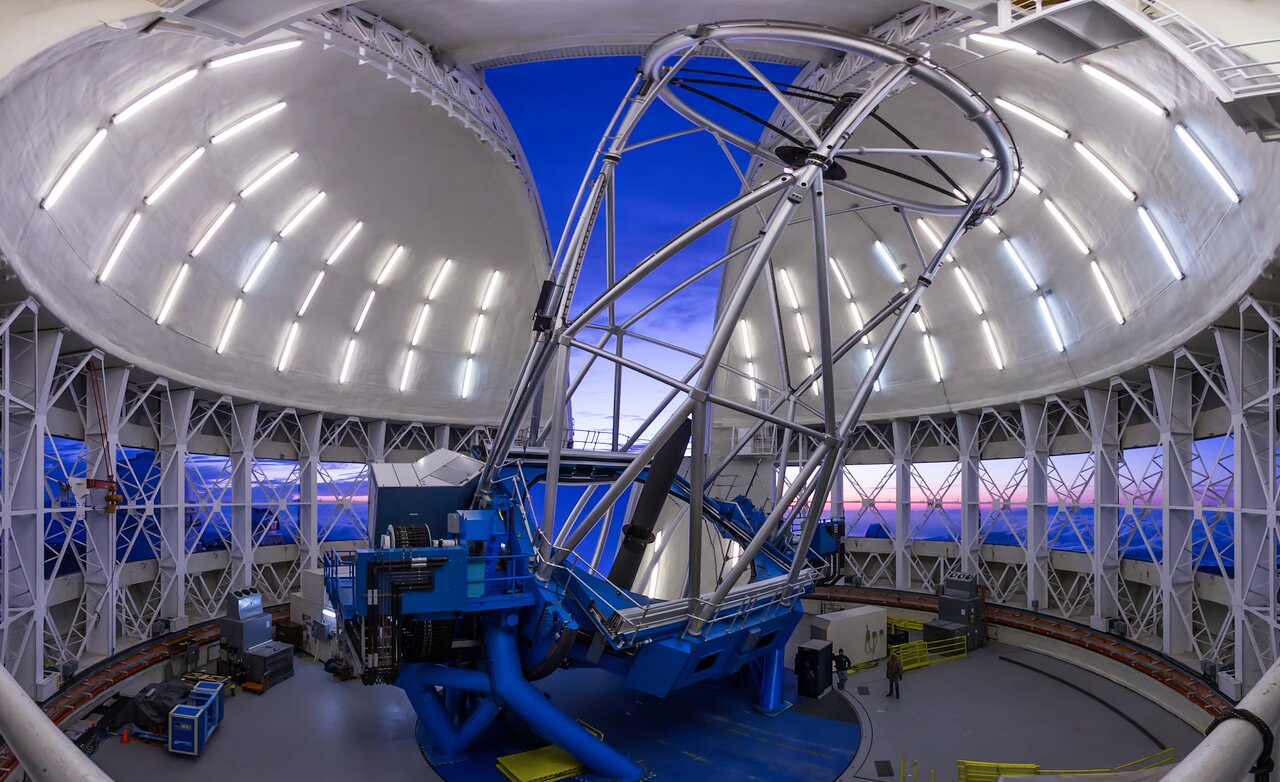 Gemini-north-telescope