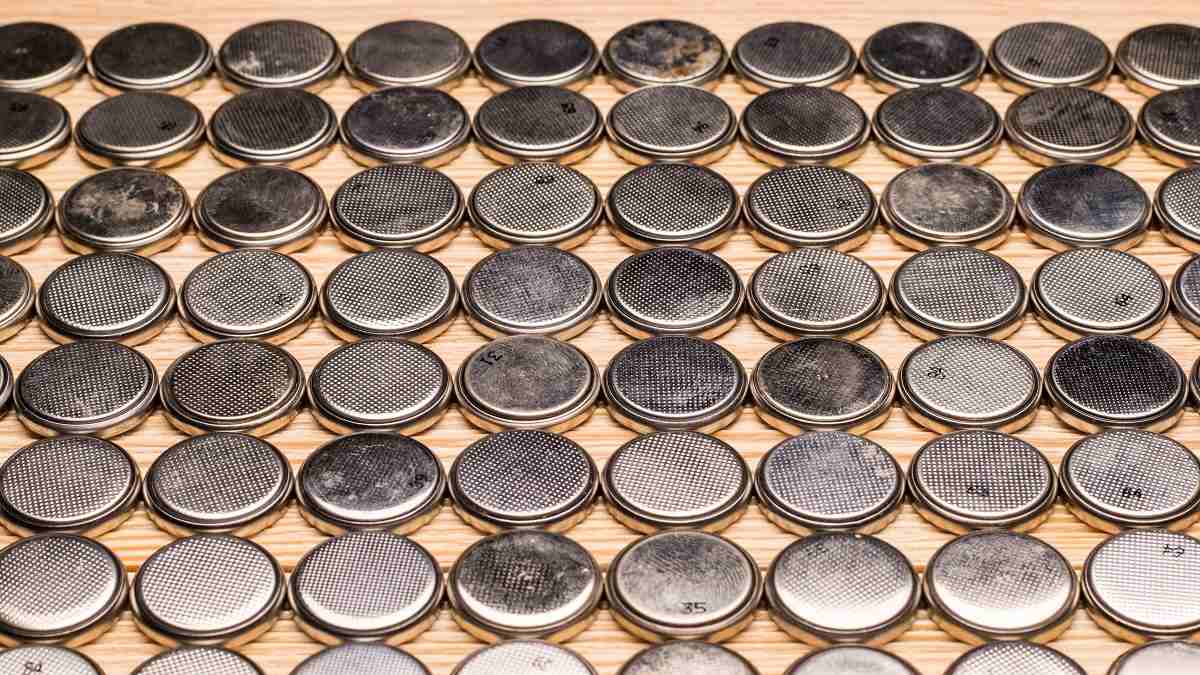 Could Grinding Up Lithium Batteries Help Recycle Them