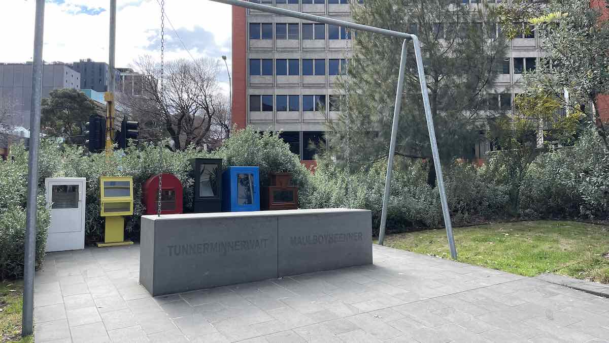 Insects flock to green island in the city