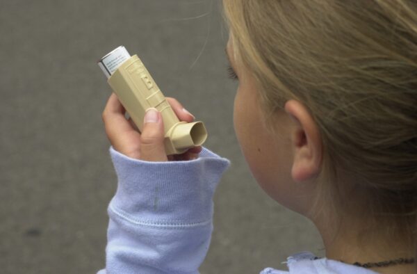 young girl and asthma
