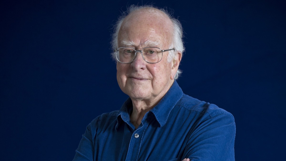 Peter Higgs: Theoretical physicist who proposed Higgs boson dies aged 94